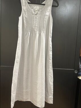 Malvin
Linen Pintuck Sleeveless Dress - White